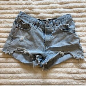 LEVI 501 JEAN SHORTS